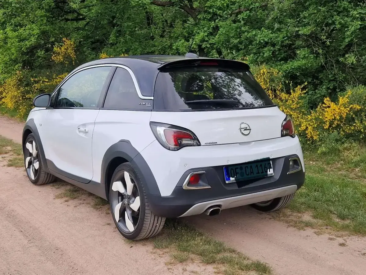 Occasion Opel Adam Rocks 101 ch (74 kW) 2017 Blanc Citadine