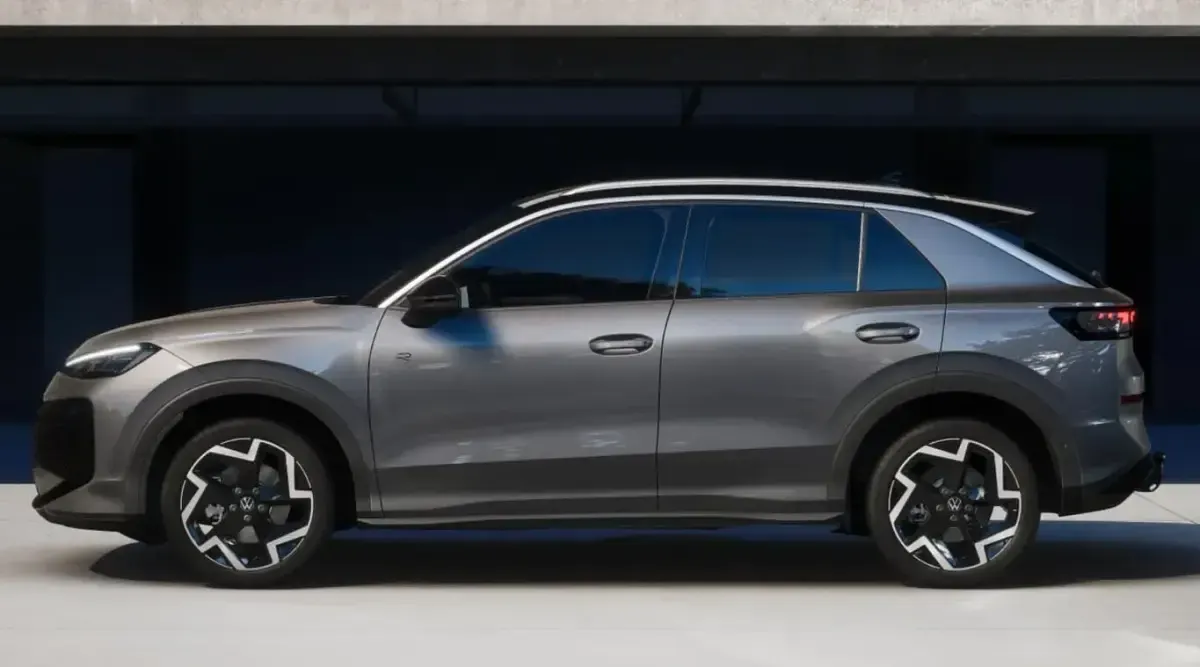 Neu VW T-Roc R-line 150 PS (110 kW) 2026 Wolf grey metallic / dach in sch SUV