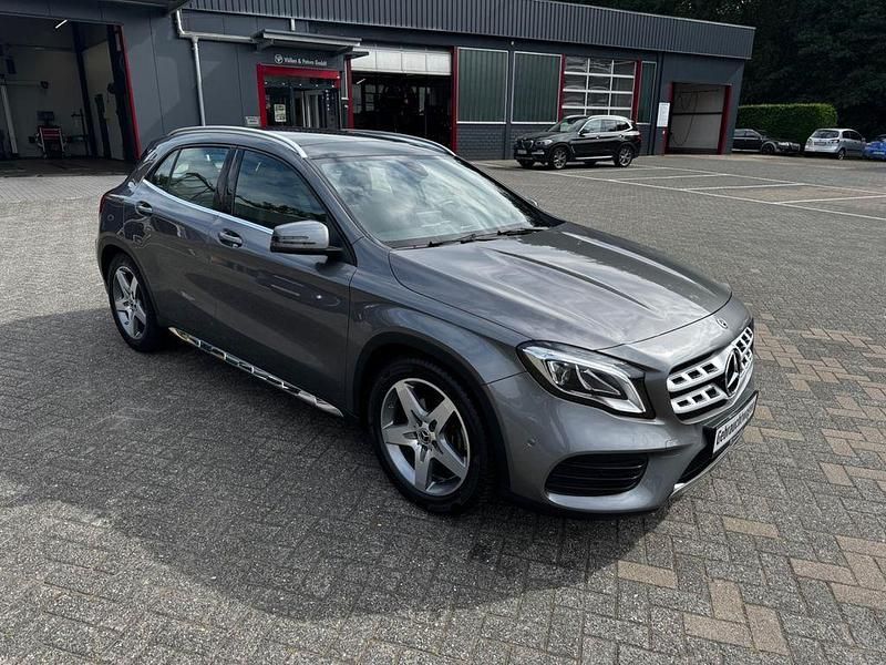 Gebraucht Mercedes GLA180 AMG line 122 PS (89 kW) 2019 Grau SUV
