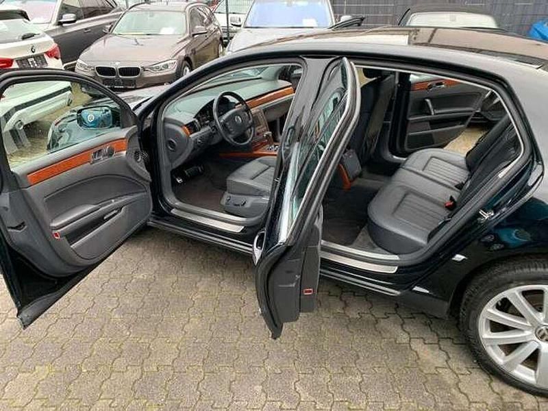 Second-hand VW Phaeton 224 CP (164 kW) 2007 Negru Berlinǎ