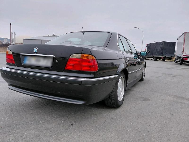 Gebraucht BMW 735 238 PS (175 kW) 1999 Schwarz Limousine