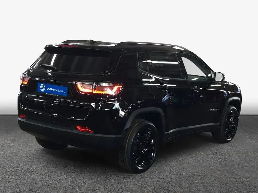 Neu Jeep Compass North 129 PS (94 kW) 2025 Solid black SUV