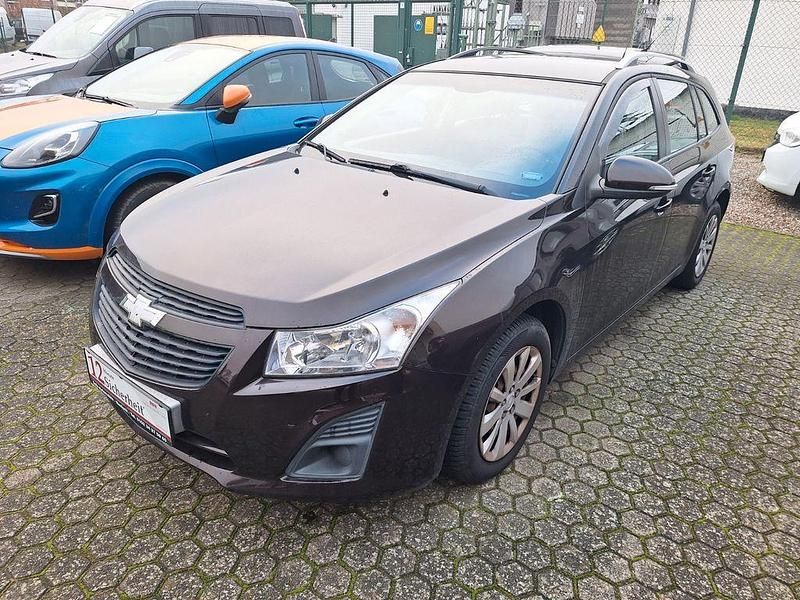 Braun Gebraucht 2014 Chevrolet Cruze Kombi | 4.900 € (Fairer Preis) - Bild 1/4