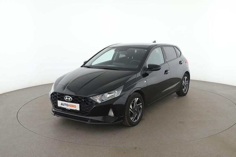 Schwarz Gebraucht 2022 Hyundai i20 Edition 30 Limousine | 17.120 € (Etwas zu teuer) - Bild 1/3