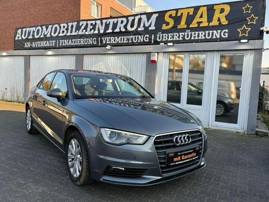 Gebraucht Audi A3 Attraction 125 PS (91 kW) 2016 Grau Limousine