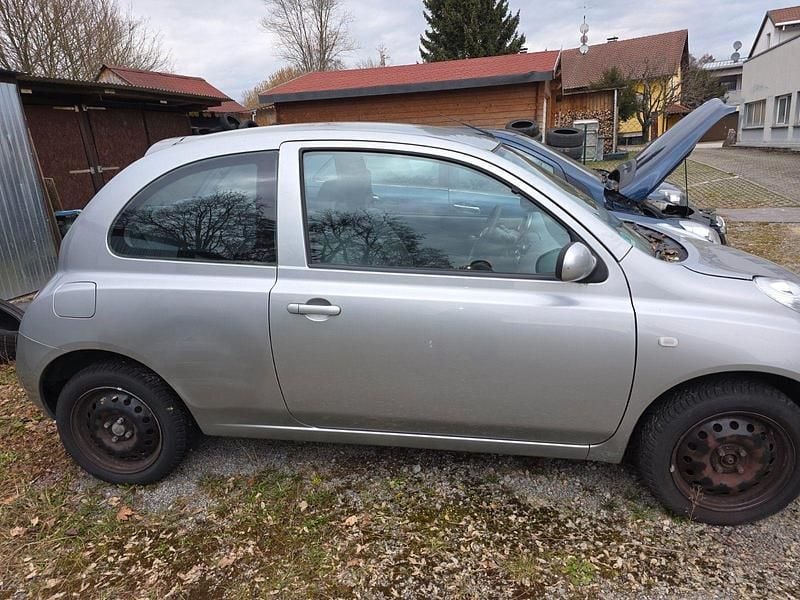Gebraucht Nissan Micra 65 PS (47 kW) 2003 Silber Kleinwagen