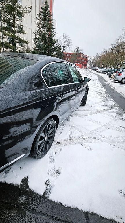 Gebraucht VW Passat Highline 211 PS (155 kW) 2013 Schwarz Limousine