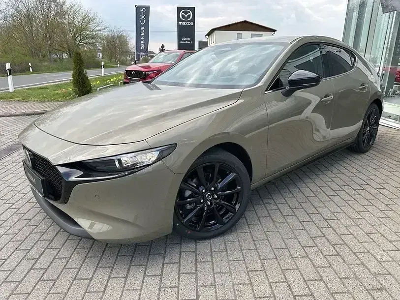 Neu Mazda 3 Nagisa 140 PS (102 kW) 2026 Gelb Limousine