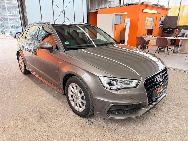 Second-hand Audi A3 S-Line 150 CP (110 kW) 2015 Gri Berlinǎ