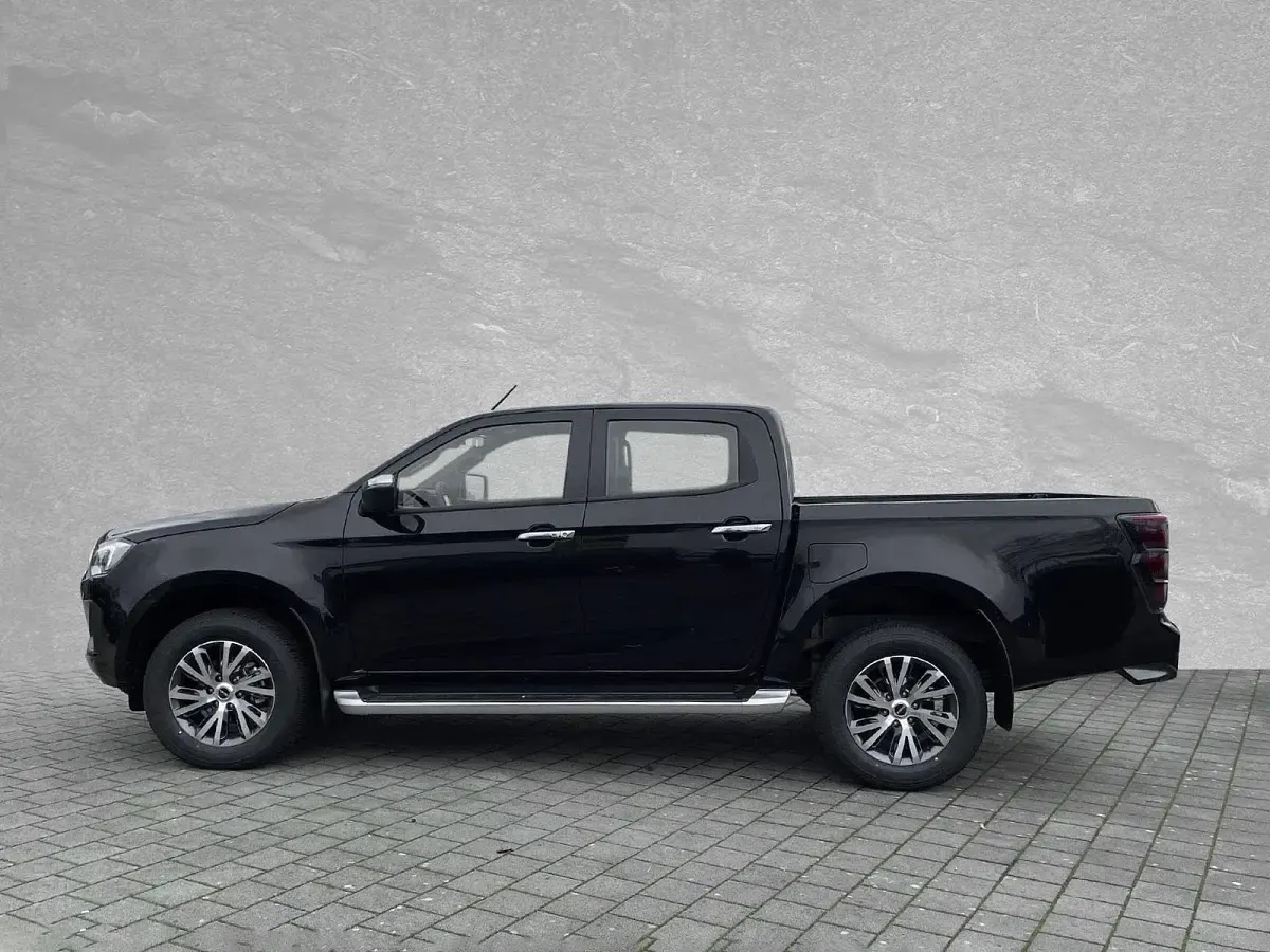 Neu Isuzu D-Max 163 PS (119 kW) 2025 Onyx black Limousine