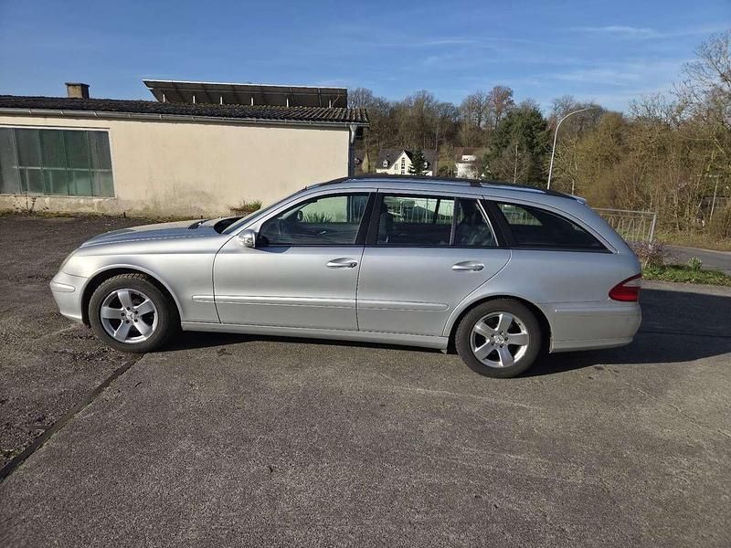 Gebraucht Mercedes E280 Classic 190 PS (139 kW) 2005 Kombi