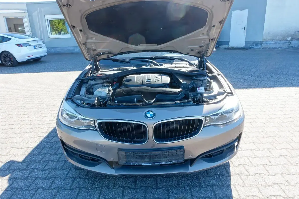 Gebraucht BMW 325 Comfort Edition 218 PS (160 kW) 2014 Beige Limousine