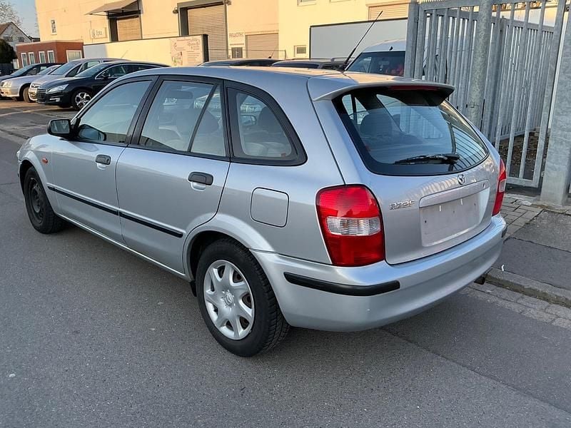 Gebraucht Mazda 323F 88 PS (64 kW) 1999 Silber Limousine