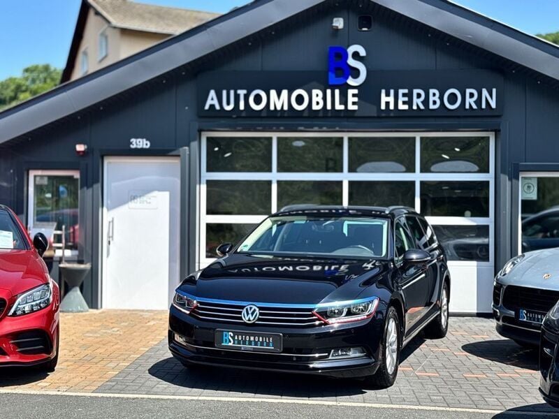 Deep black perleffekt Gebraucht 2018 VW Passat Kombi | 22.990 € (Fairer Preis) - Bild 1/4