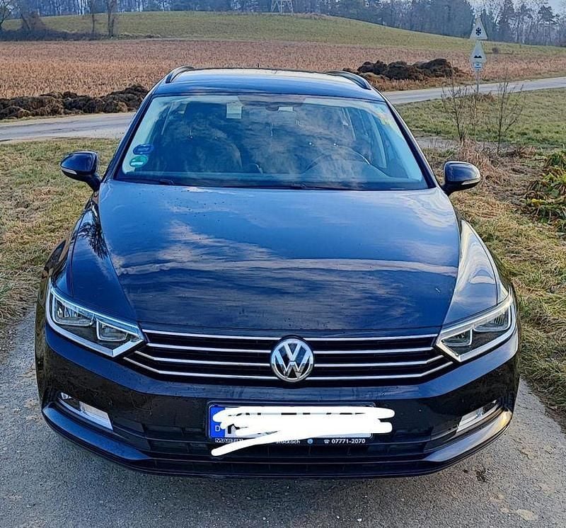 Schwarz Gebraucht 2018 VW Passat Comfortline Kombi | 16.500 € (Guter Preis) - Bild 1/4