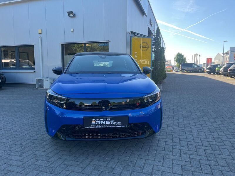 Lackierung voltaic blue met/ty Gebraucht 2024 Opel Corsa Kleinwagen | 17.390 € (Fairer Preis) - Bild 1/4