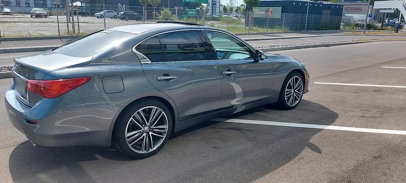 Gebraucht Infiniti Q50 211 PS (155 kW) 2016 Grau Limousine
