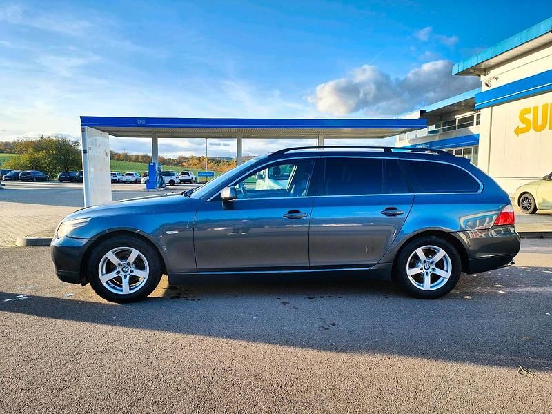 Silber Gebraucht 2007 BMW 520 Kombi | 3.350 € (Guter Preis) - Bild 1/4