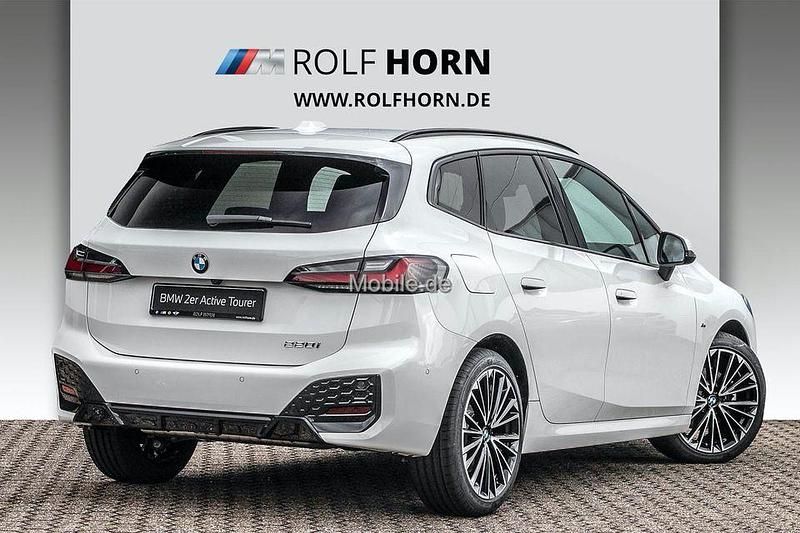 Gebraucht BMW 220 Active Tourer M Sport 170 PS (125 kW) 2023 Weiß Van / Kleinbus