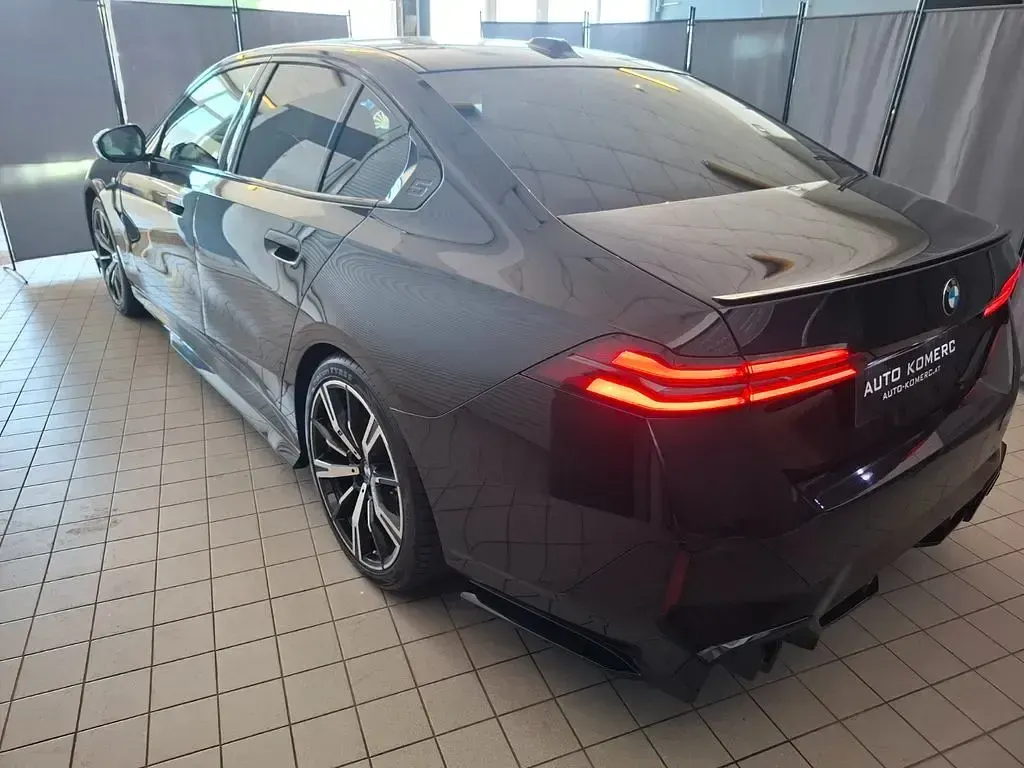 Gebraucht BMW 520 Shadowline 208 PS (152 kW) 2023 Schwarz Limousine