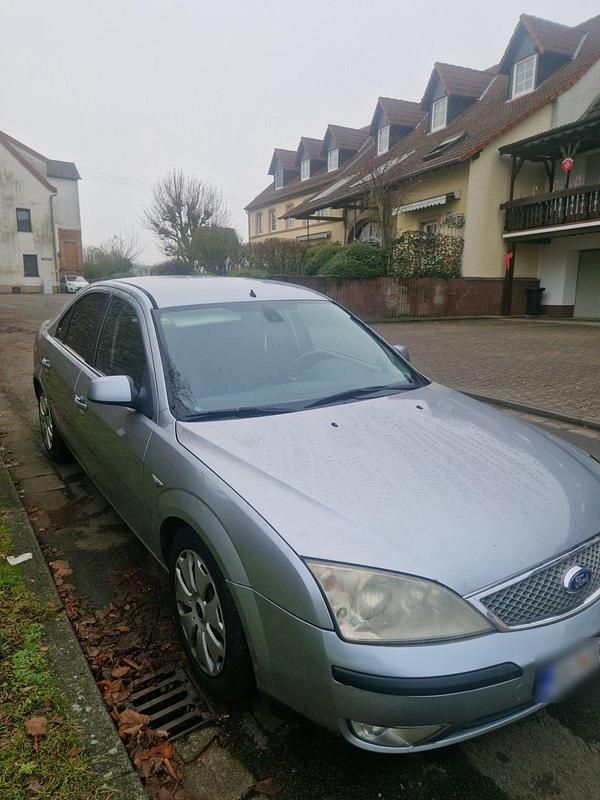Gebraucht Ford Mondeo 131 PS (96 kW) 2004 Grau Limousine