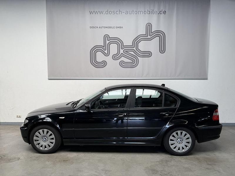 Black sapphire Gebraucht 2004 BMW 320 Sport Line Limousine | 3.790 € (Fairer Preis) - Bild 1/4