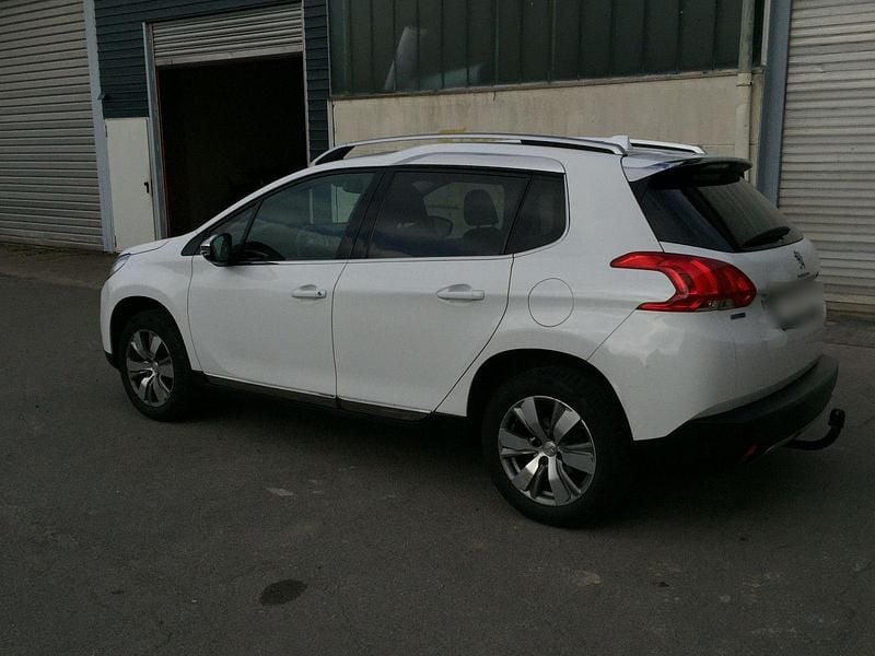 Gebraucht Peugeot 2008 S 120 PS (88 kW) 2016 Weiß SUV