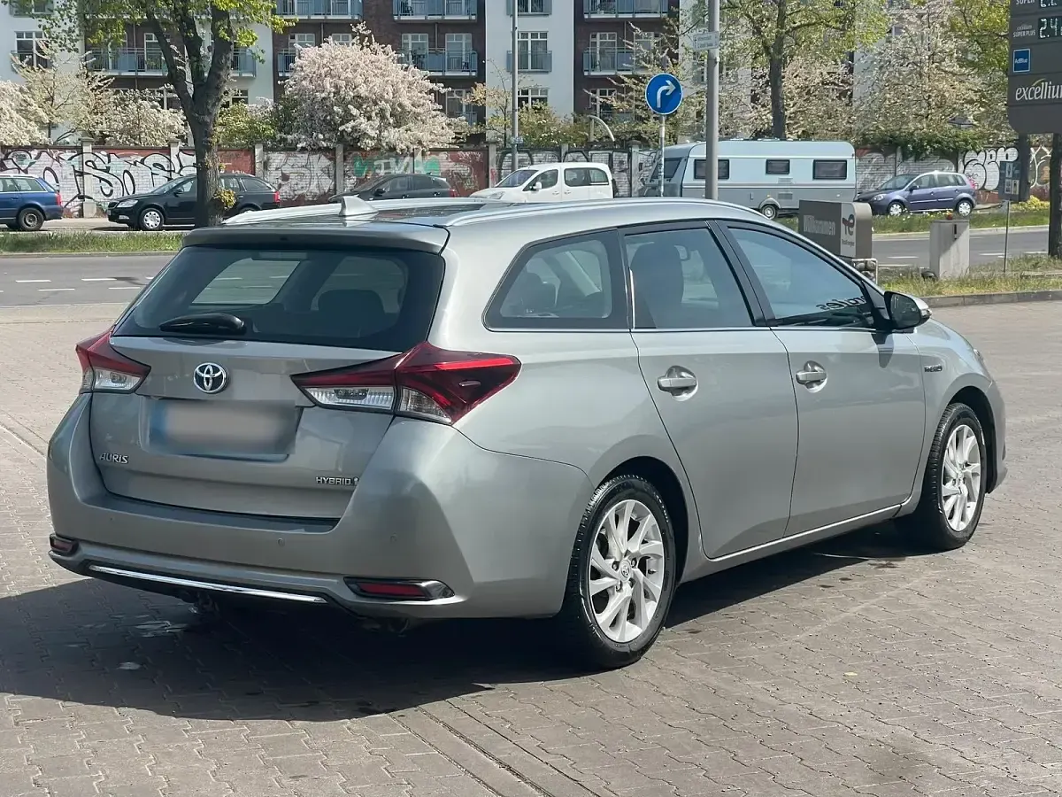 Gebraucht Toyota Auris 99 PS (72 kW) 2018 Grau Kombi