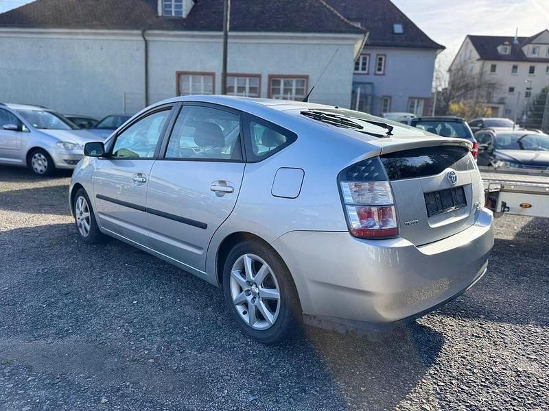 Gebraucht Toyota Prius Sol 77 PS (56 kW) 2005 Silber Limousine