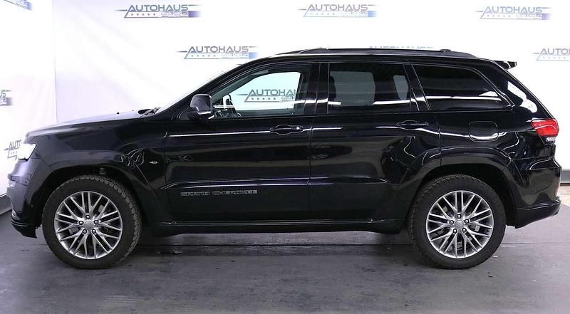 Gebraucht Jeep Grand Cherokee Summit 250 PS (183 kW) 2019 Diamond black crystal p/c SUV