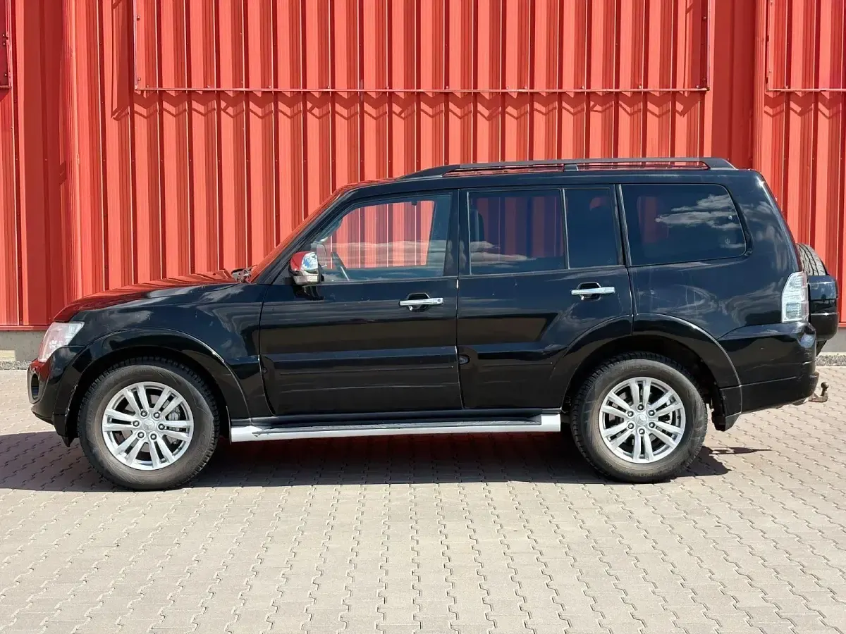 Gebraucht Mitsubishi Pajero 200 PS (147 kW) 2014 Schwarz SUV