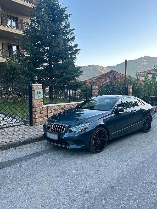 Gebraucht Mercedes E250 204 PS (150 kW) 2013 Grau Coupé