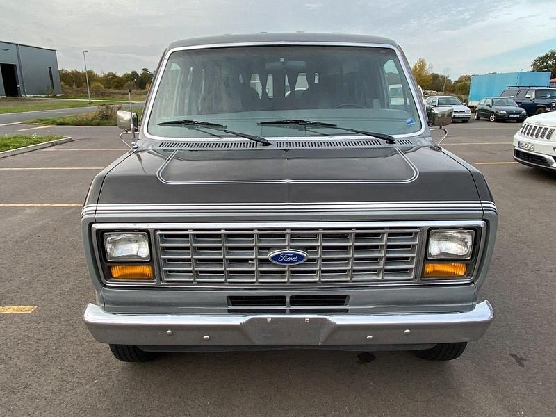 Gebraucht Ford Econoline 146 PS (107 kW) 1987 Silber Van / Kleinbus