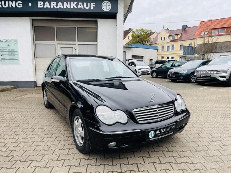 Schwarz Gebraucht 2003 Mercedes C220 Limousine | 2.990 € (Fairer Preis) - Bild 1/4