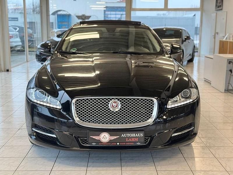 Gebraucht Jaguar XJ Premium Luxury 275 PS (202 kW) 2011 Schwarz Limousine