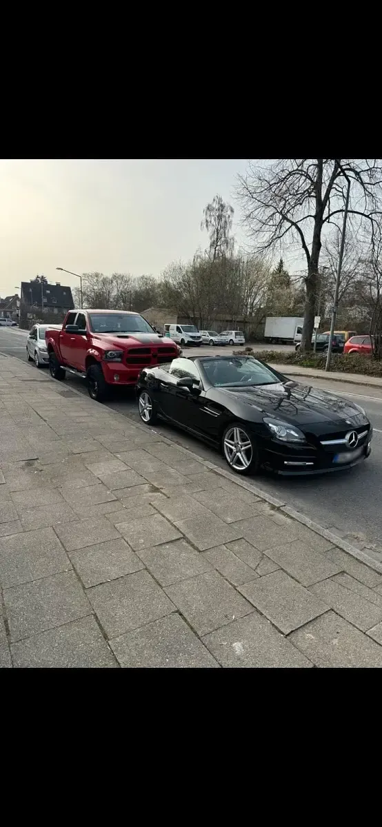 Second-hand Mercedes SLK200 2011 Negru Cabrio