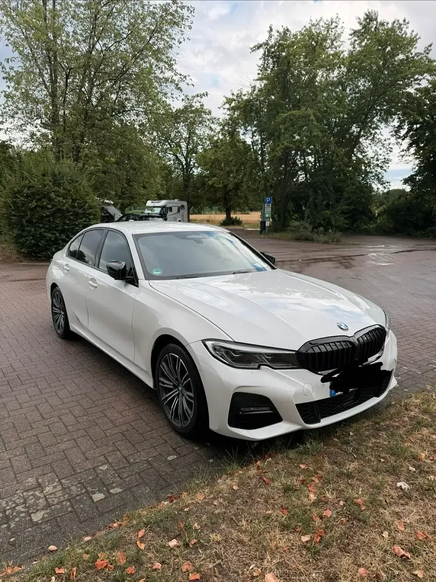 Gebraucht BMW 330e Shadowline 292 PS (214 kW) 2019 Weiß Limousine