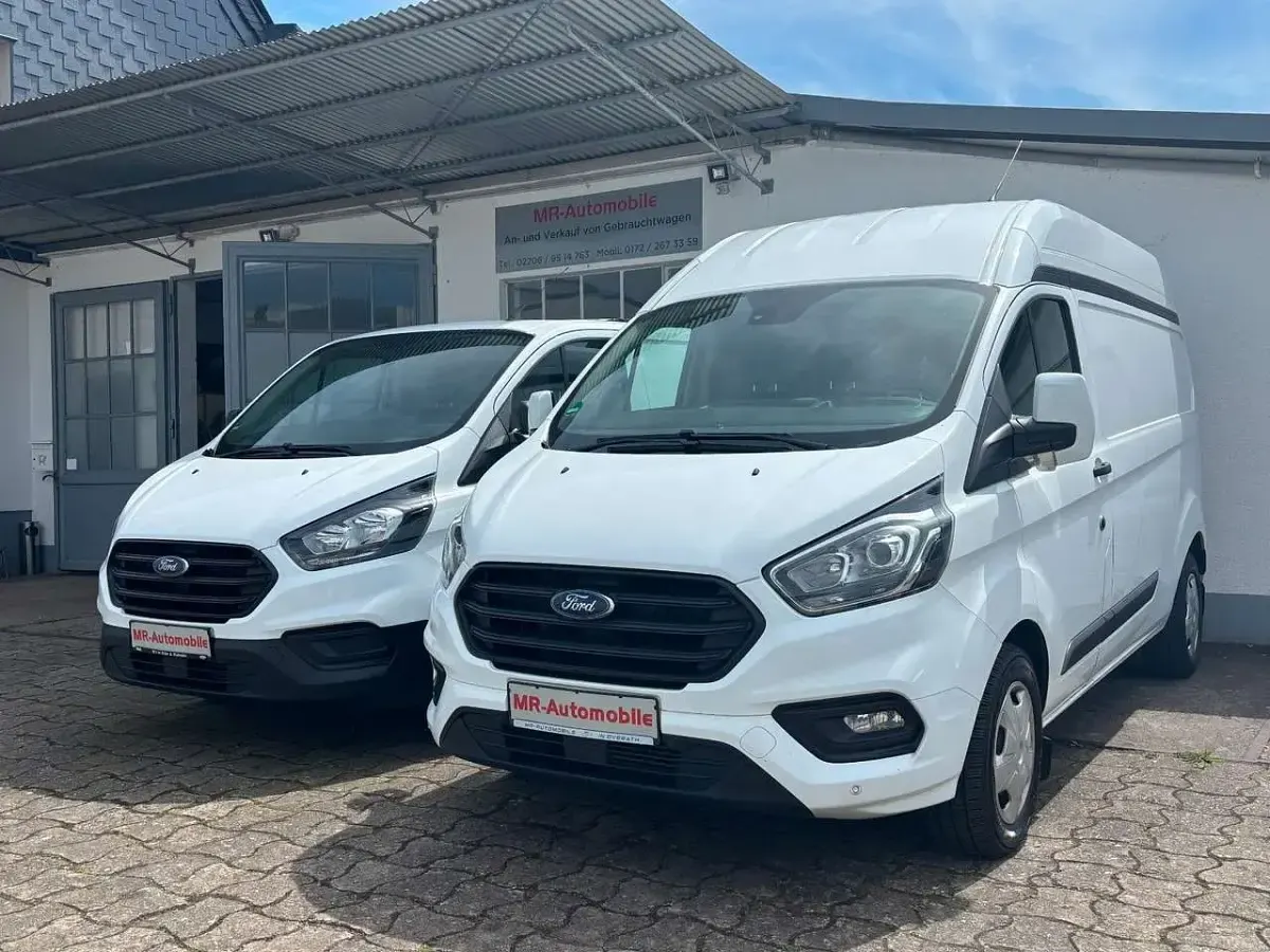 Gebraucht Ford Transit Custom 131 PS (96 kW) 2020 Frozen white Van / Kleinbus