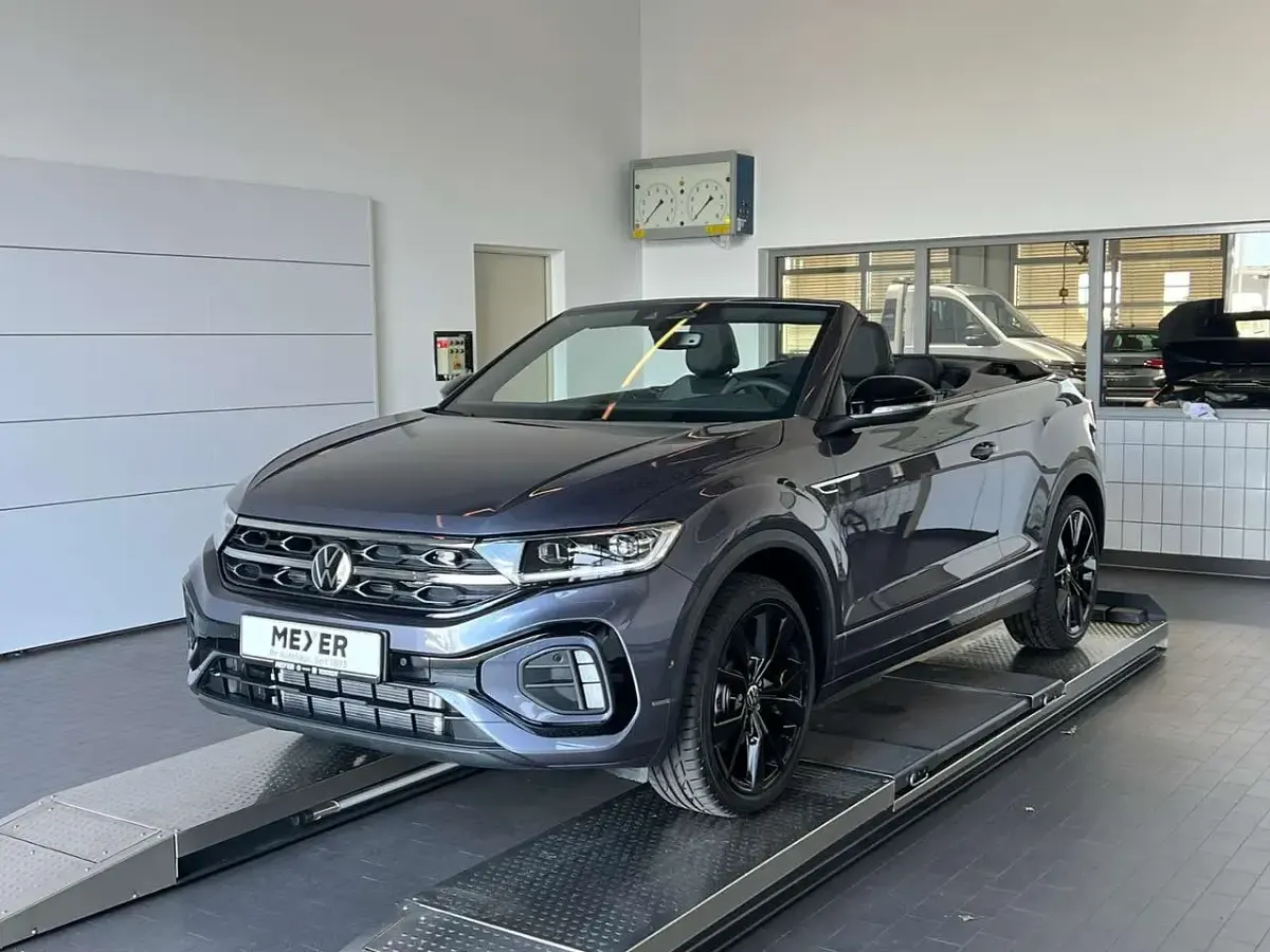 Neu VW T-Roc Cabriolet R-line 150 PS (110 kW) 2026 Rauchgrau metallic / schwarz Cabrio