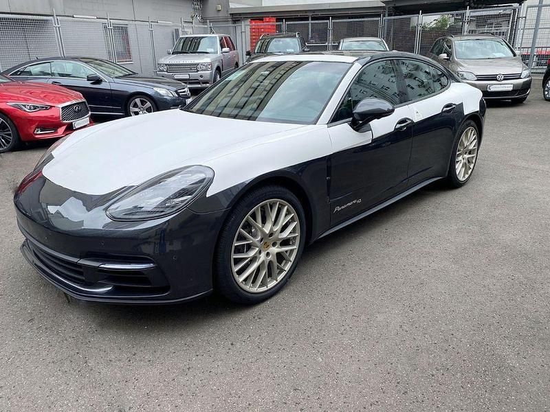 Grau Neu 2025 Porsche Panamera 4 Edition Limousine | 66.900 € - Bild 1/4