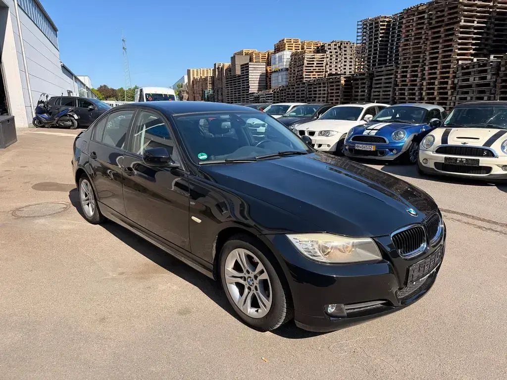 Gebraucht BMW 320 Comfort Edition 170 PS (125 kW) 2009 Schwarz Limousine