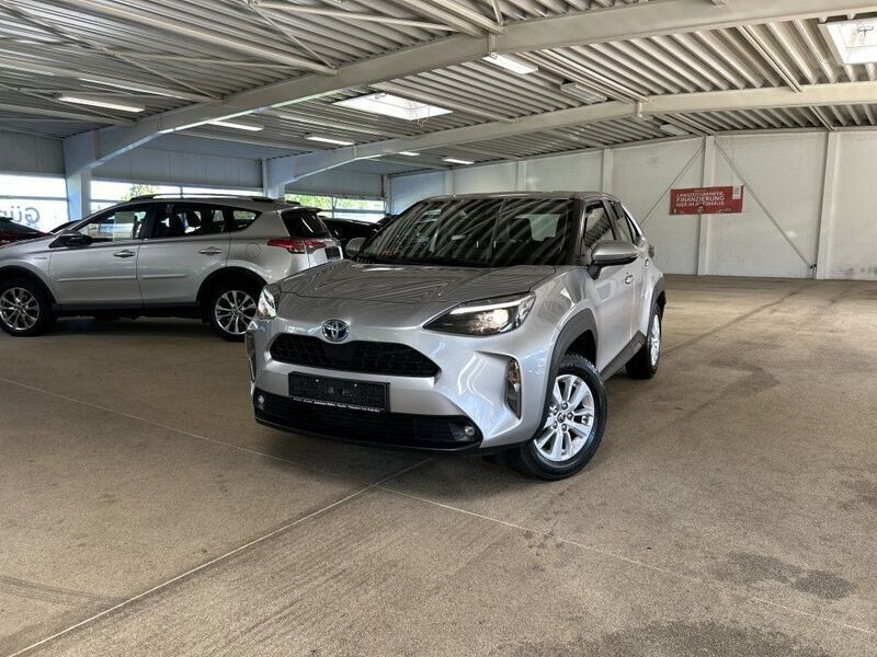 Silber Gebraucht 2022 Toyota Yaris Cross Comfort SUV | 20.900 € (Superpreis) - Bild 1/4