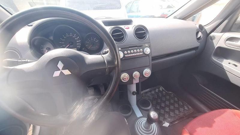 Gebraucht Mitsubishi Colt 95 PS (69 kW) 2005 Silber Limousine