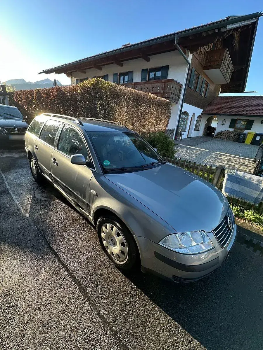 Gebraucht VW Passat Basis 116 PS (85 kW) 2003 Silber Limousine