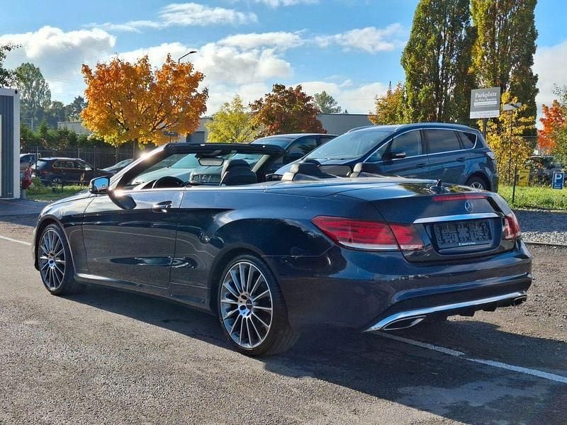 Gebraucht Mercedes E250 AMG line 211 PS (155 kW) 2015 Blau Cabrio