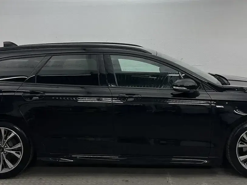 Gebraucht Ford Mondeo ST-Line 194 PS (142 kW) 2022 Obsidianschwarz (metallic) Kombi