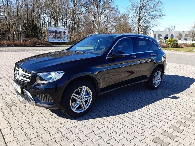 Gebraucht Mercedes GLC350 211 PS (155 kW) 2017 Schwarz SUV