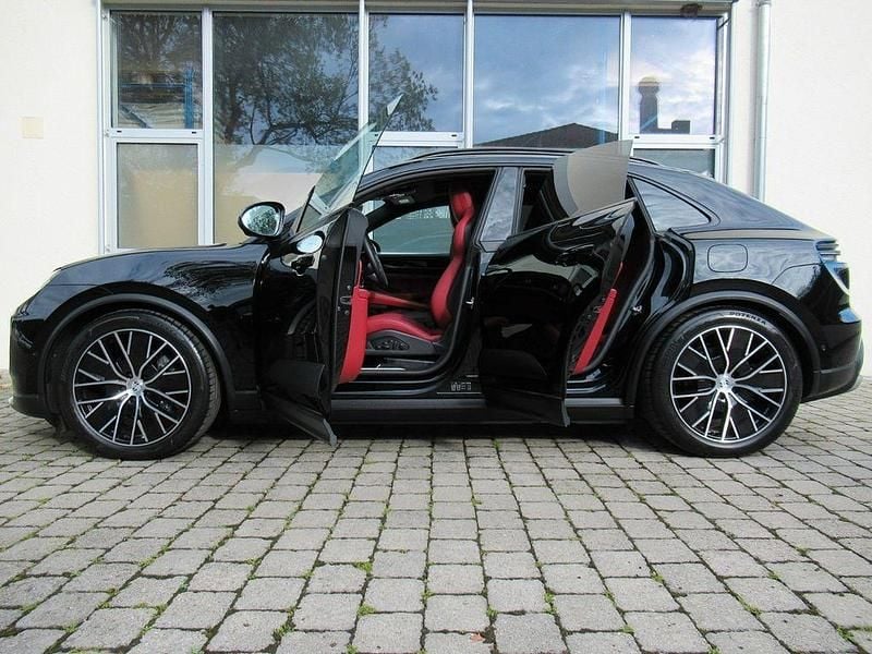 Schwarz Gebraucht 2024 Porsche Macan SUV | 93.950 € (Superpreis) - Bild 1/4