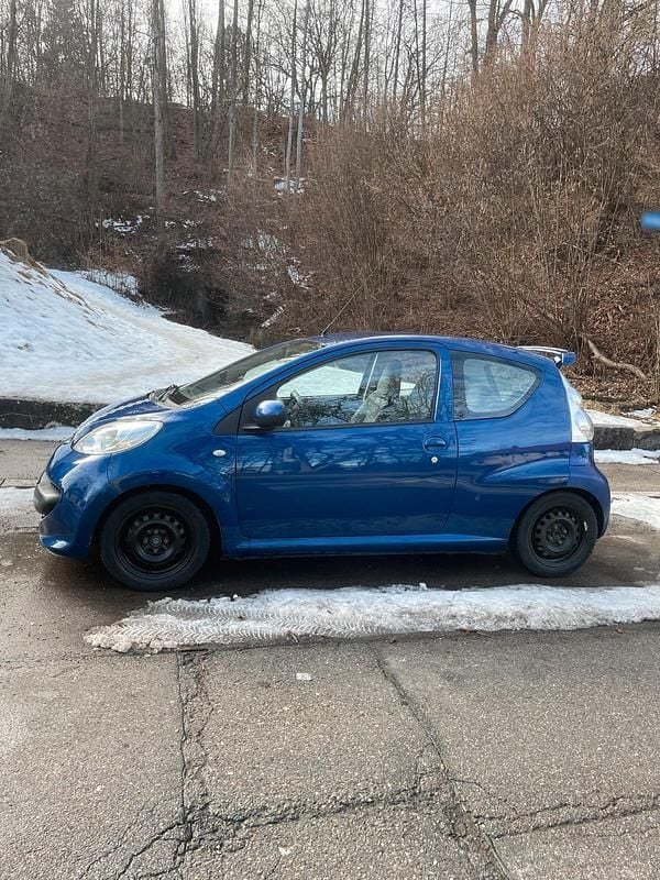 Gebraucht Peugeot 107 52 PS (38 kW) 2008 Blau Kleinwagen