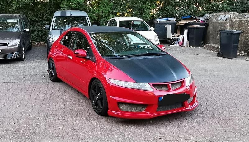 Rot Gebraucht 2008 Honda Civic Sport Limousine | 5.790 € (Teuer) - Bild 1/4